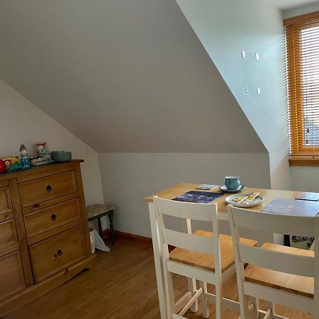 9 Kirk Road Bed and Breakfast Cromdale Exteriör bild